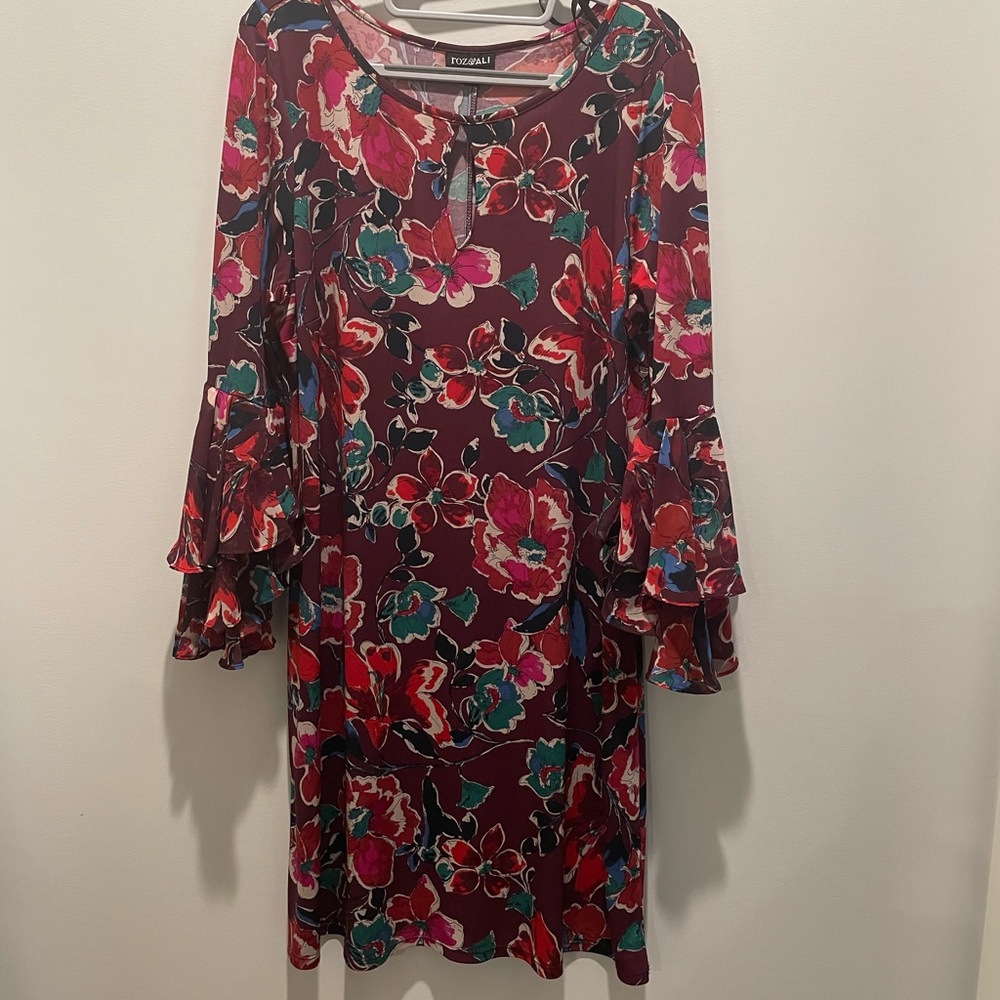 Women’s Roz & Ali Floral Belle Sleeve Keyhole Neck Knee Length Knit Dress